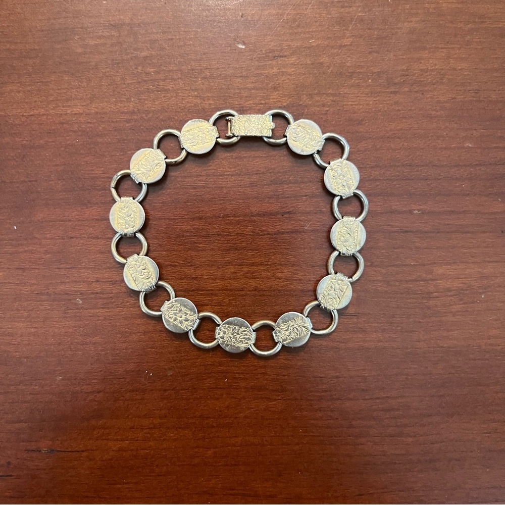 Vintage Sarah Coventry Link Bracelet Gold Tone Flower Flower Etched